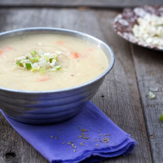 Creamy Idaho® Potato and White Bean Soup 