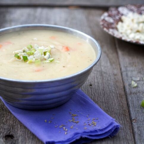 Creamy Idaho® Potato and White Bean Soup 