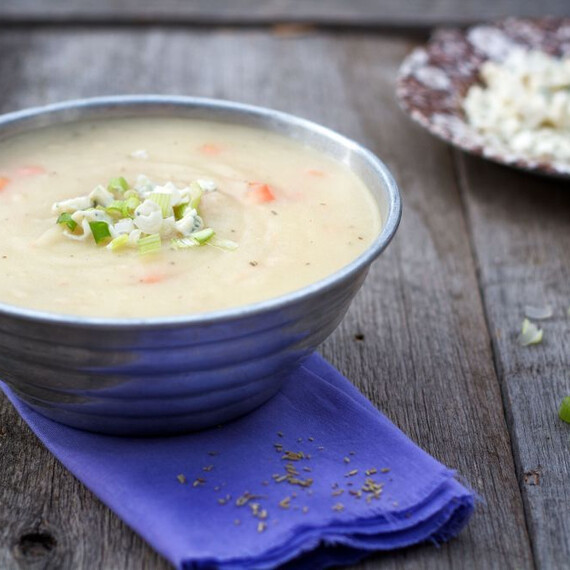 Creamy Idaho® Potato and White Bean Soup 