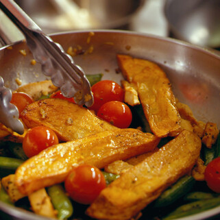 Stir-Fried Chicken and Idaho® Potato Strips