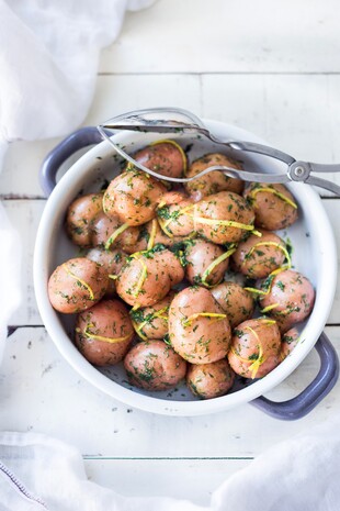 Simple Steamed Potatoes with Lemon, Dill and Butter