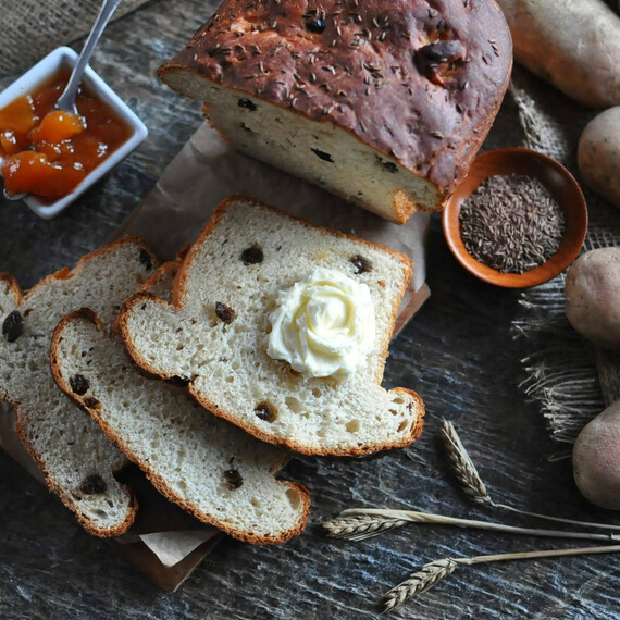 Potato-Raisin Bread with Caraway
