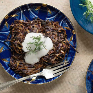 Spiralized Vegan Latkes with Red Cabbage and Apple