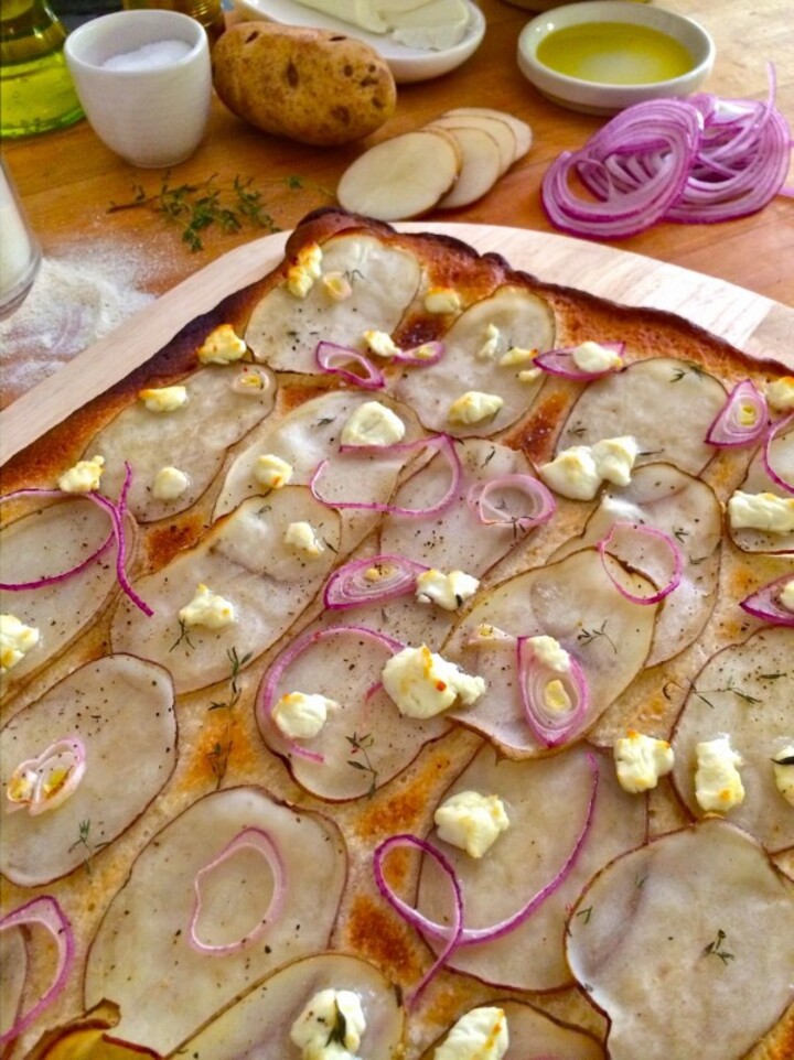 Savory Goat Cheese and Thyme Idaho® Potato Pizza