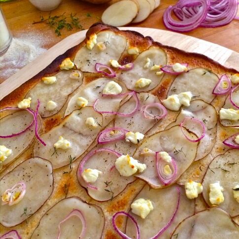 Savory Goat Cheese and Thyme Idaho® Potato Pizza