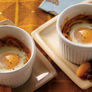 Mexican-Style Eggs-in-a-Nest