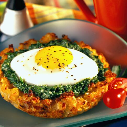 Idaho® Potato-Onion Nests with Creamed Spinach and Eggs