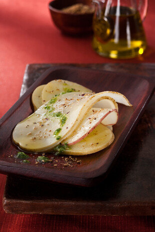 Ensalada de hojas de papa de Idaho®