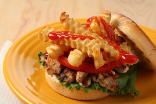 Pittsburgh-style Chicken ‘n Fries Sandwich 