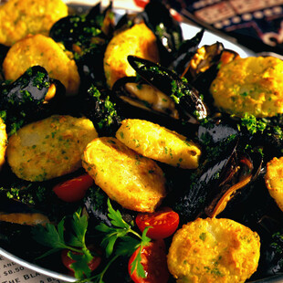 Idaho® Potatoes with Mussels and Parsley
