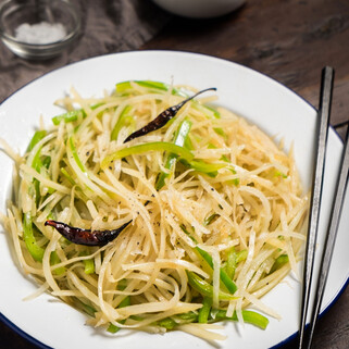 Shredded Idaho® Potatoes with Pepper and Chiles