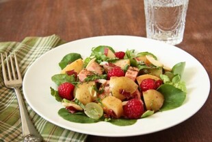 Idaho® Potato and Grilled Chicken Salad with Raspberries Gluten Free