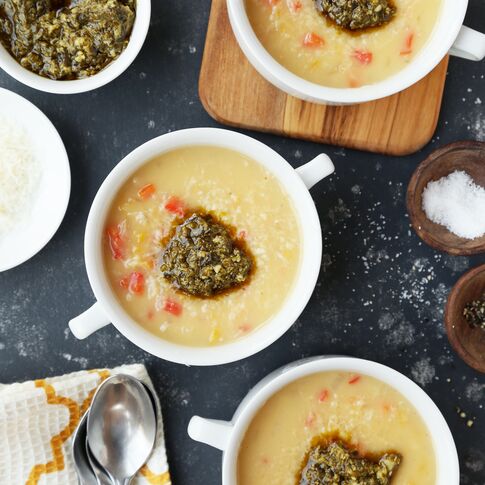 Idahoan® Roasted Garlic and Parmesan Potato Soup with Peppers, Carrots and Pesto