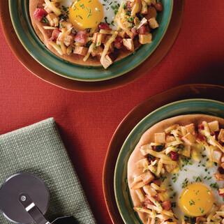 Idaho® Potato Breakfast Pizza with Bacon, Rosemary and Smoked Gouda